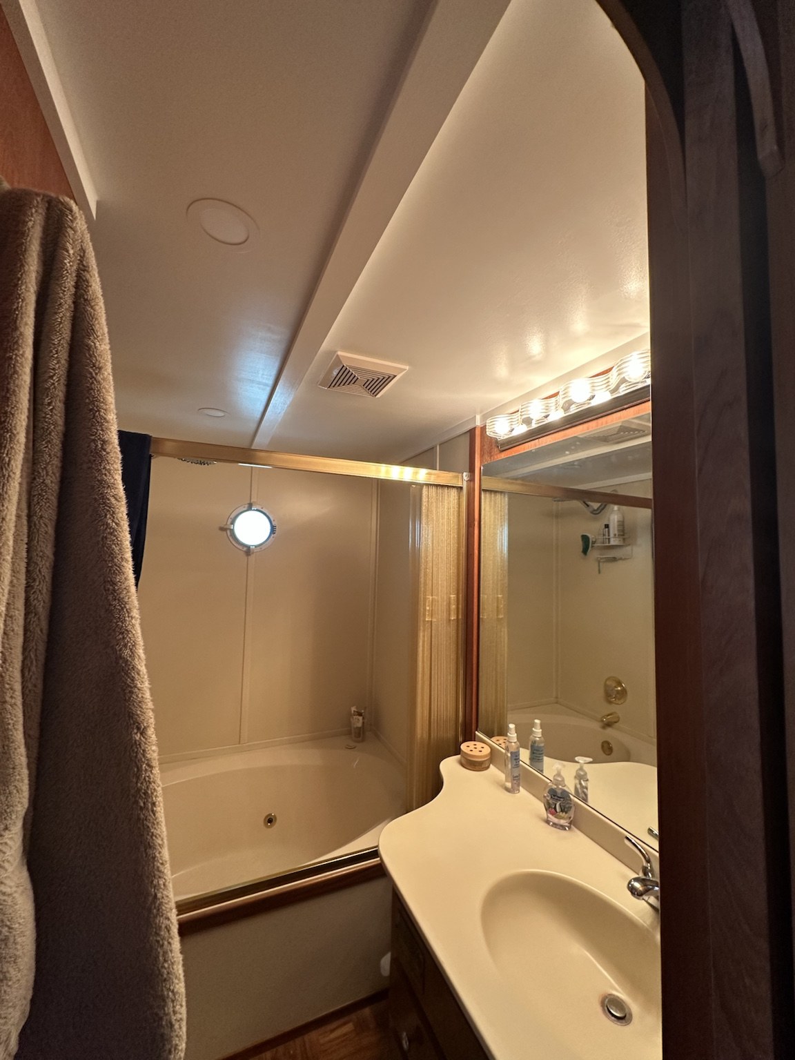 Finished marine coffered ceiling — photo 8